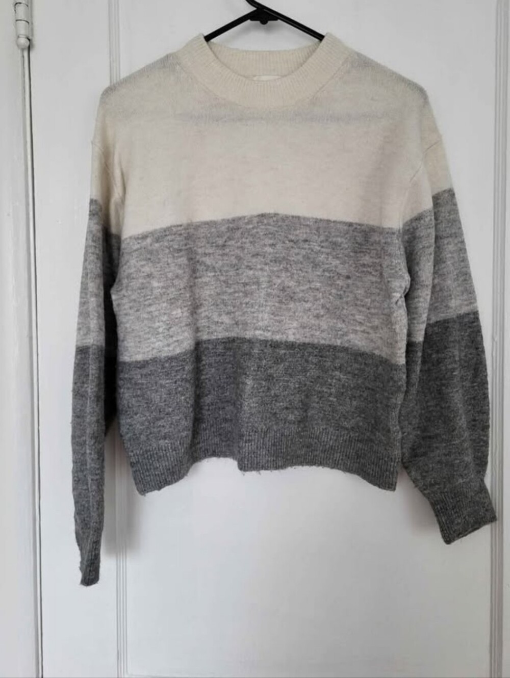 H&M Womens Gray And Cream Colorblock Sweater Size Xs